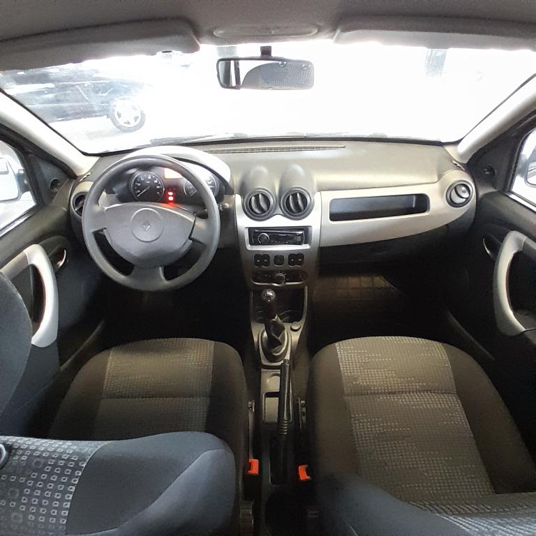 RENAULT Sandero - Foto