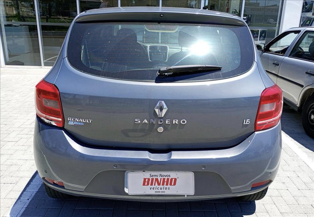 RENAULT Sandero - Foto