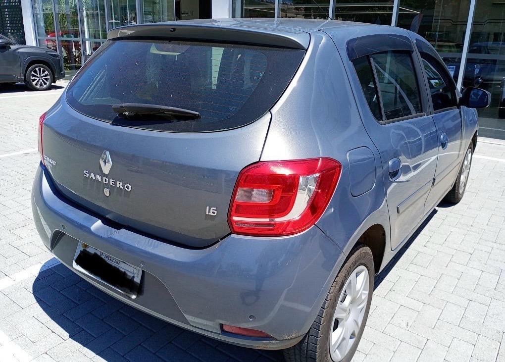 RENAULT Sandero - Foto