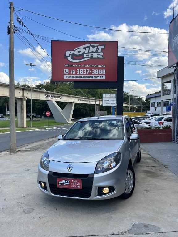 RENAULT Sandero - Foto