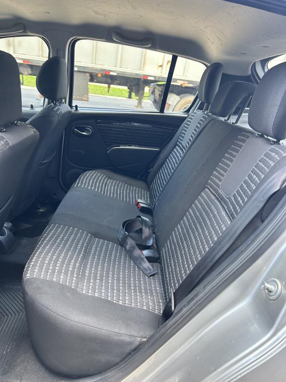 RENAULT Sandero - Foto