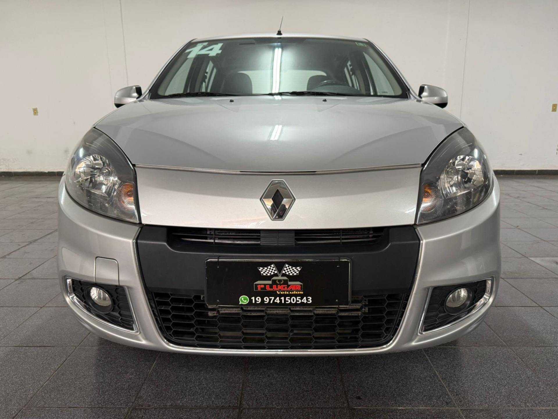 RENAULT Sandero - Foto