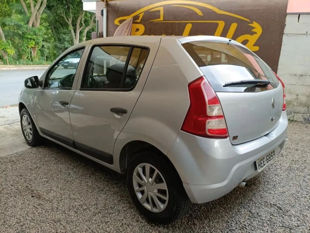 RENAULT Sandero - Foto