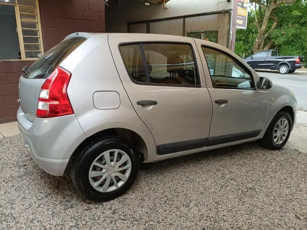 RENAULT Sandero - Foto