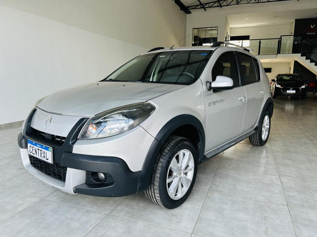 RENAULT Sandero - Foto