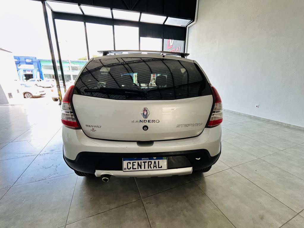 RENAULT Sandero - Foto