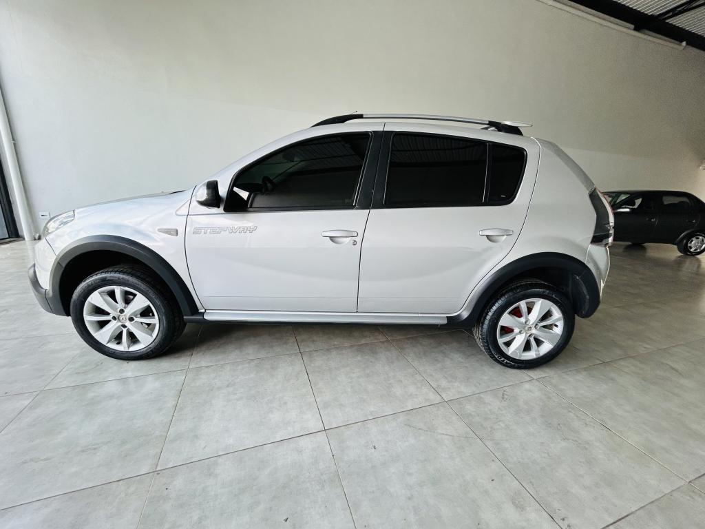 RENAULT Sandero - Foto