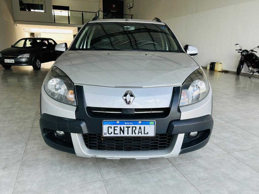 RENAULT Sandero - Foto