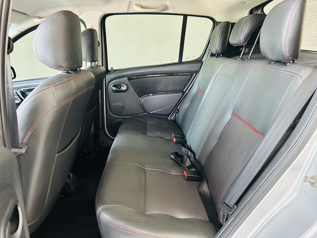 RENAULT Sandero - Foto