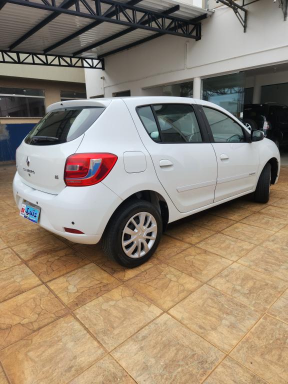 RENAULT Sandero - Foto