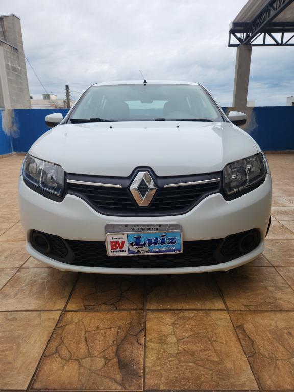 RENAULT Sandero - Foto