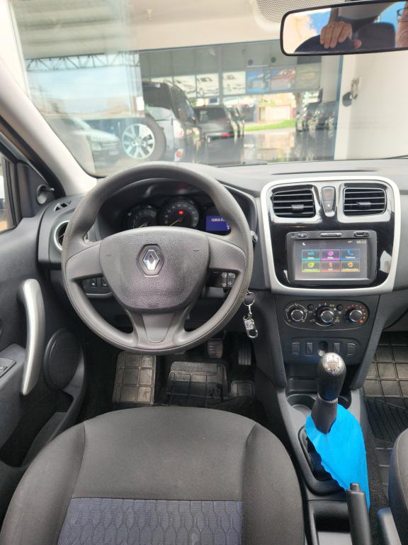 RENAULT Sandero - Foto