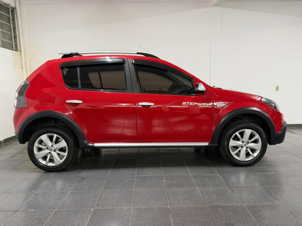 RENAULT Sandero - Foto