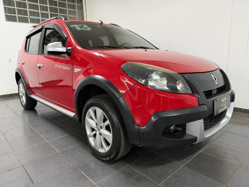 RENAULT Sandero - Foto