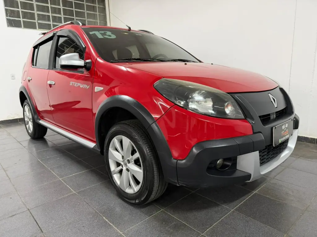 RENAULT Sandero - Foto