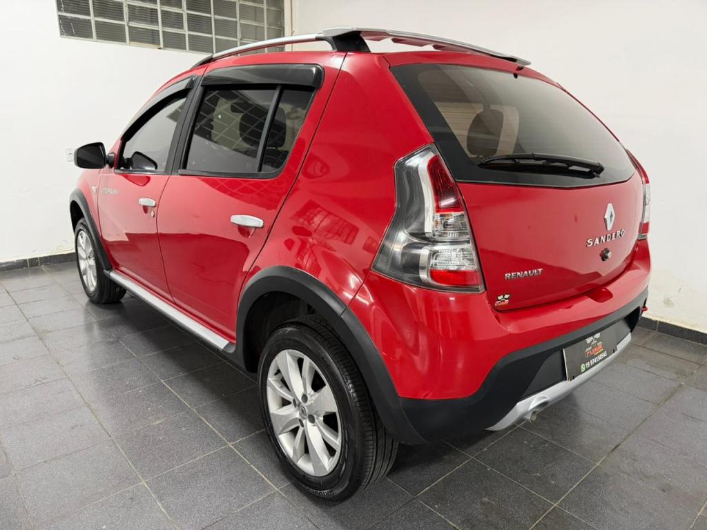 RENAULT Sandero - Foto