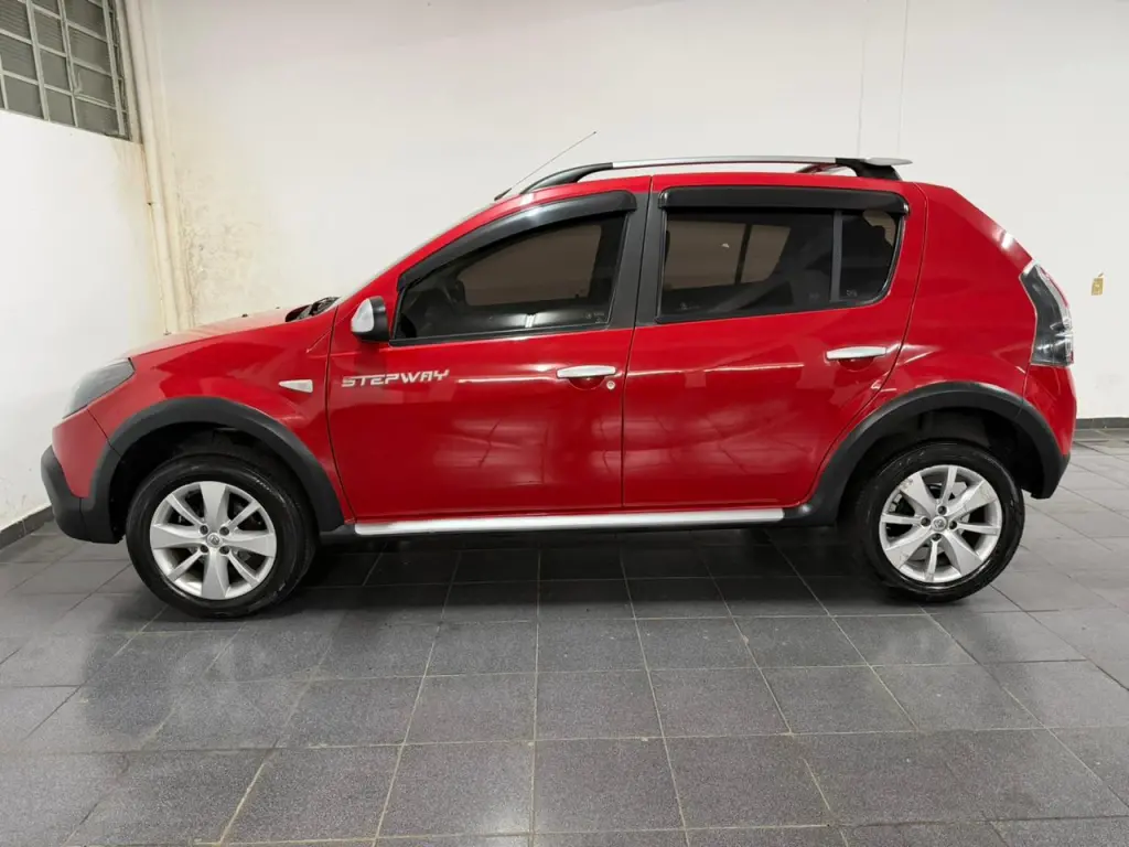 RENAULT Sandero - Foto