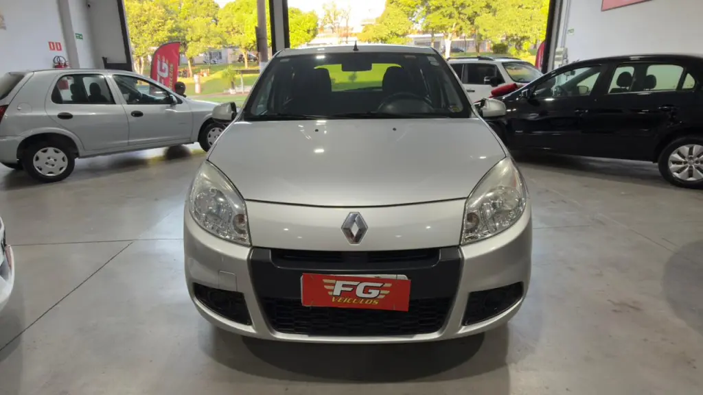 RENAULT Sandero - Foto
