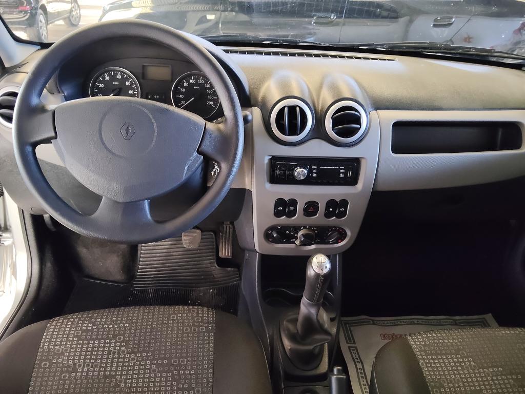 RENAULT Sandero - Foto