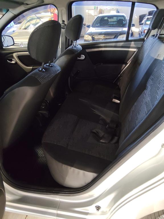 RENAULT Sandero - Foto