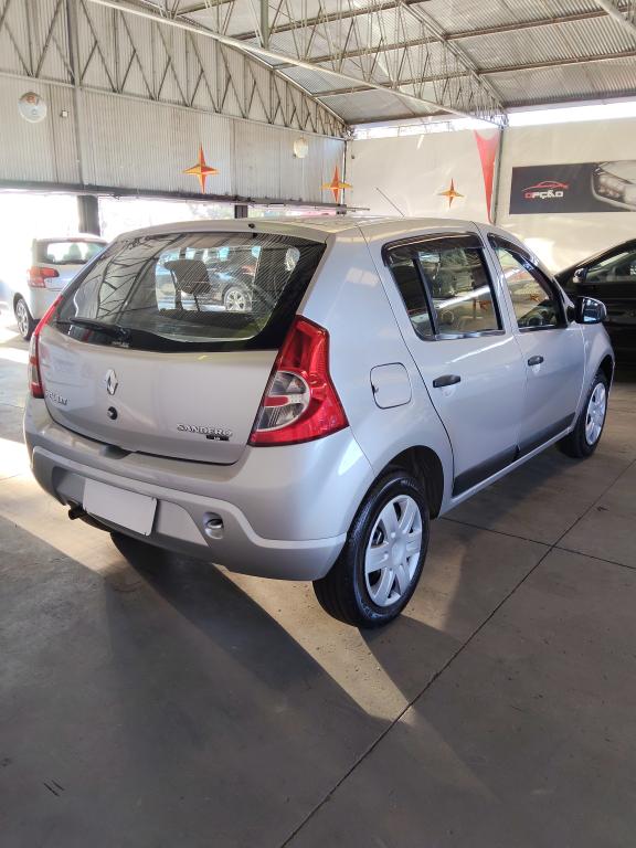 RENAULT Sandero - Foto