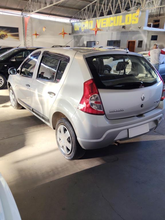 RENAULT Sandero - Foto