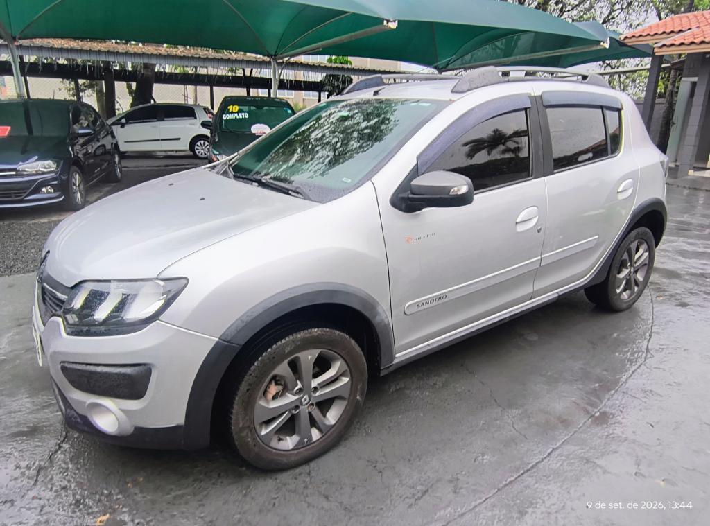 RENAULT Sandero - Foto