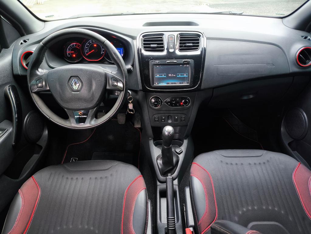 RENAULT Sandero - Foto