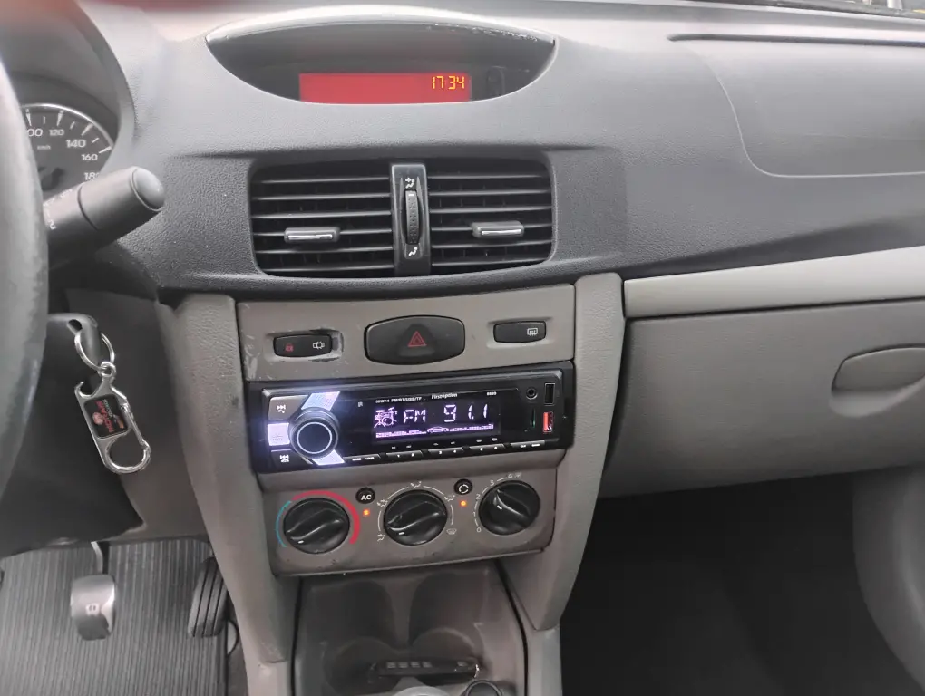 RENAULT Symbol - Foto