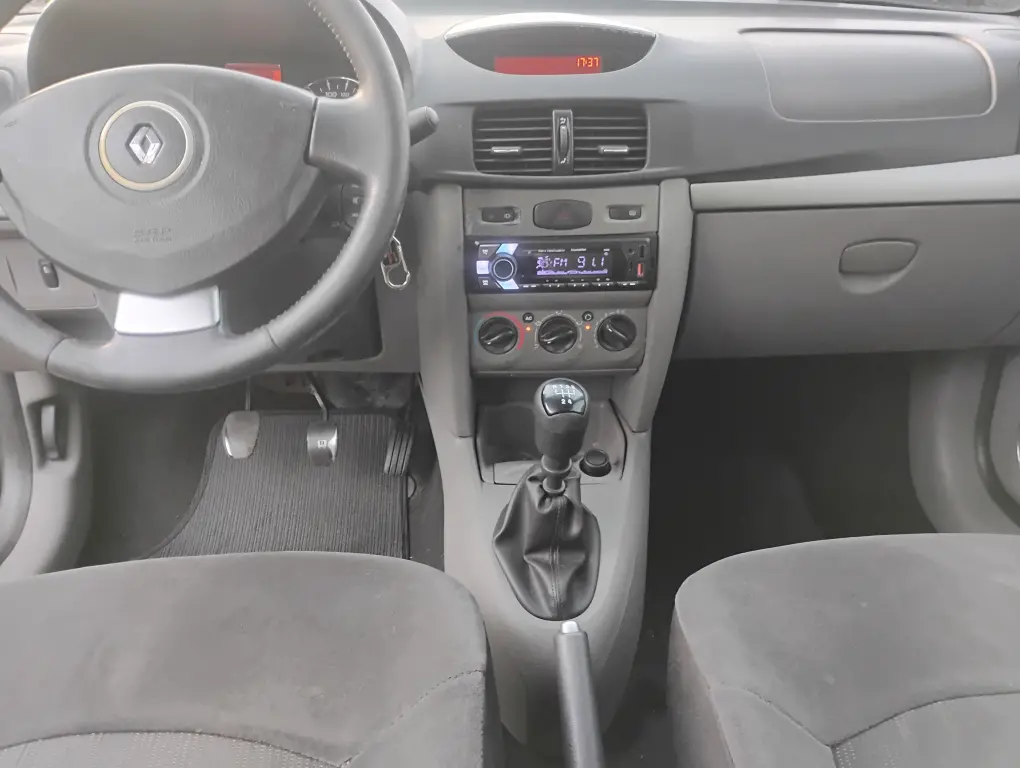 RENAULT Symbol - Foto