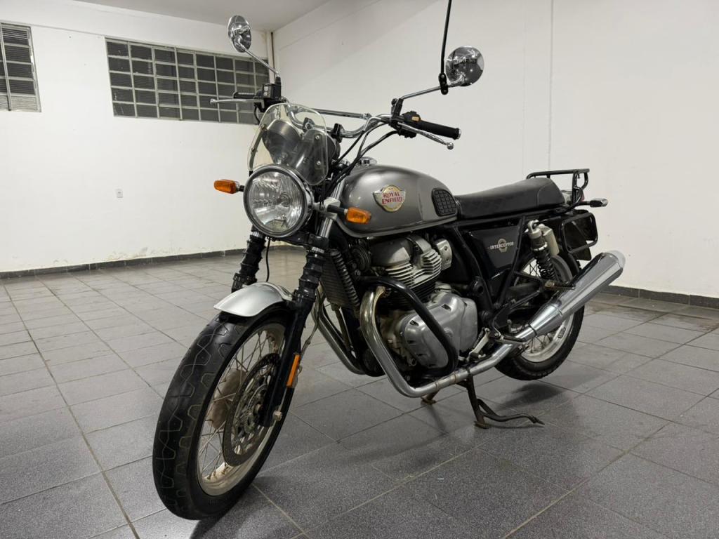 ROYAL ENFIELD Interceptor 650 - Foto