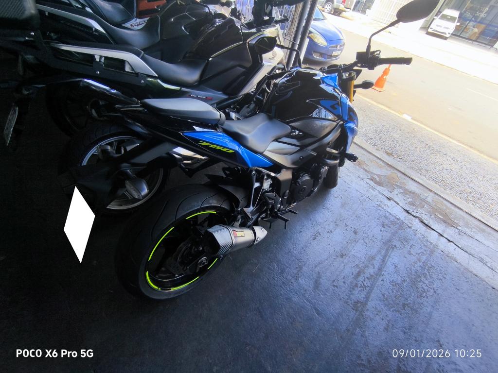 SUZUKI GSX-S 750 - Foto