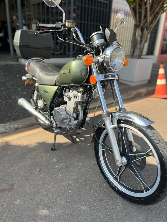 SUZUKI Intruder 125 - Foto