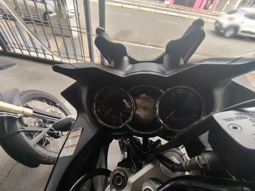 SUZUKI V-Strom DL 1000 - Foto