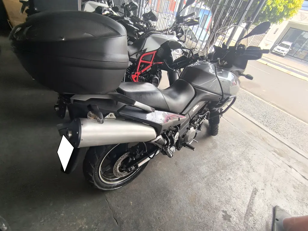 SUZUKI V-Strom DL 1000 - Foto