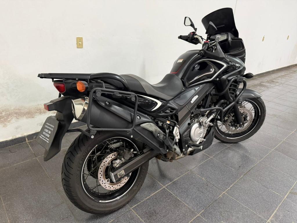 SUZUKI V-Strom DL 650 - Foto