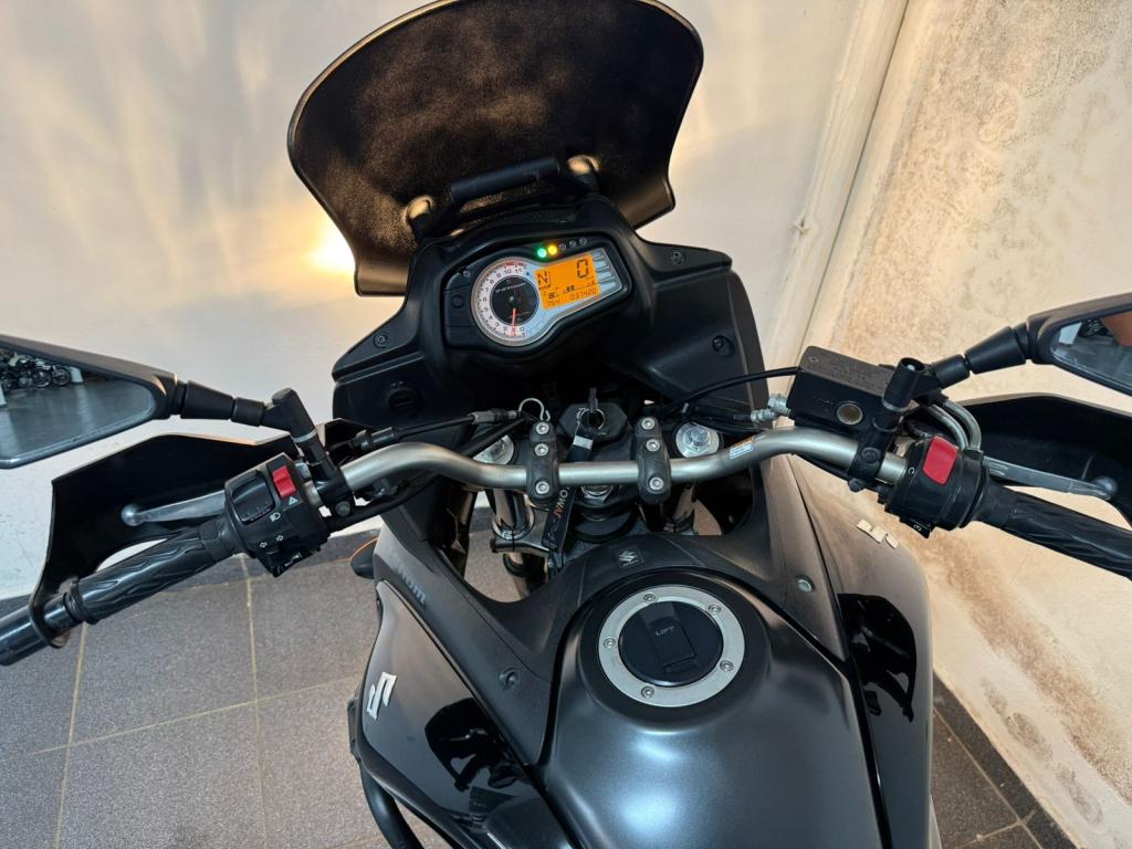 SUZUKI V-Strom DL 650 - Foto