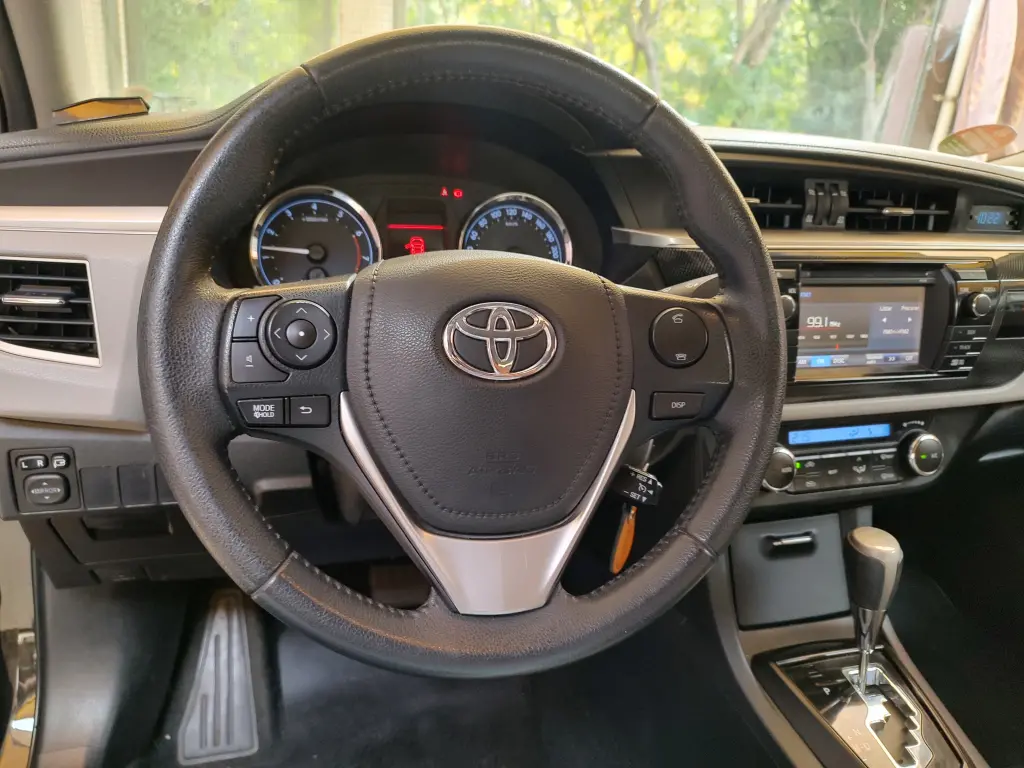 TOYOTA Corolla - Foto