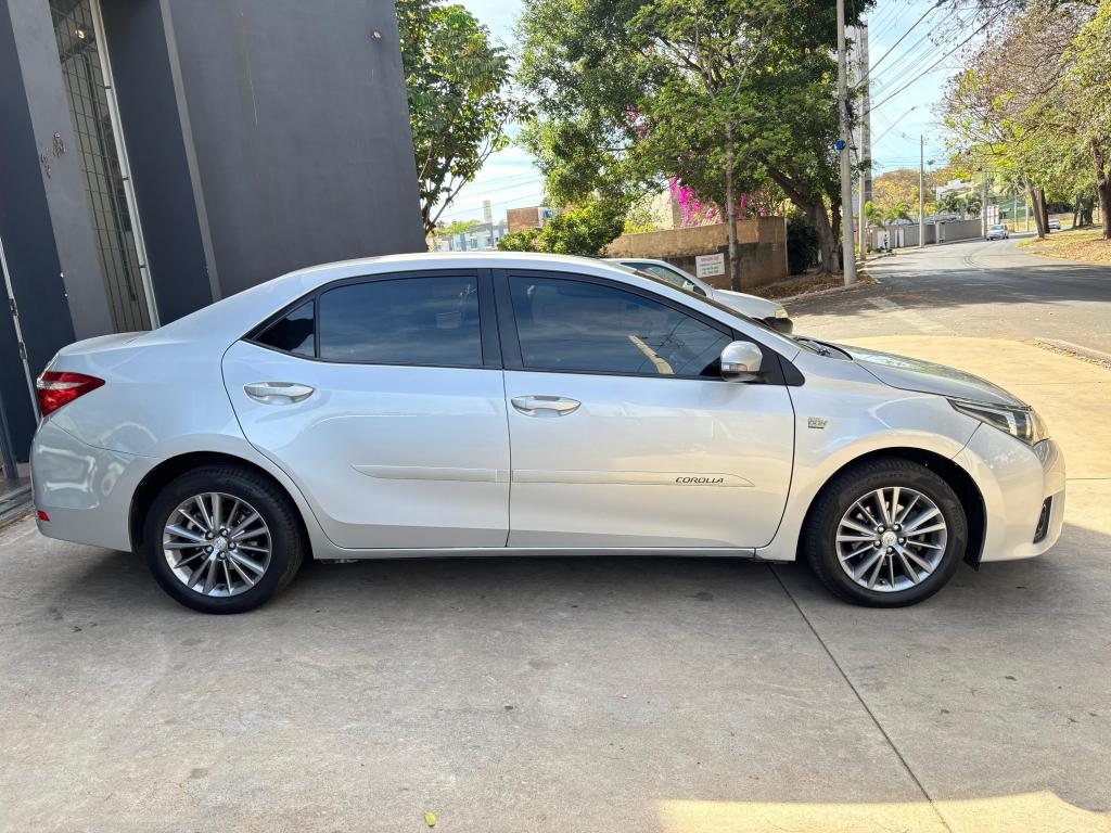 TOYOTA Corolla - Foto