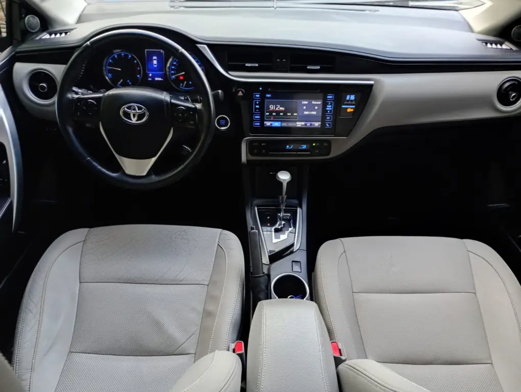 TOYOTA Corolla - Foto