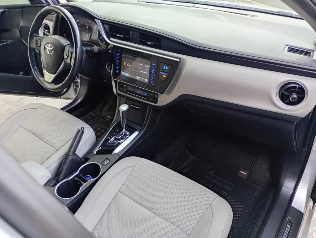TOYOTA Corolla - Foto