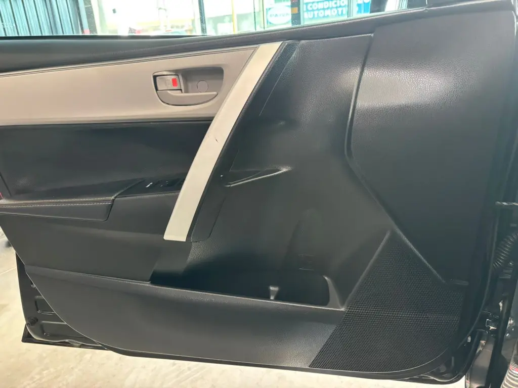 TOYOTA Corolla - Foto