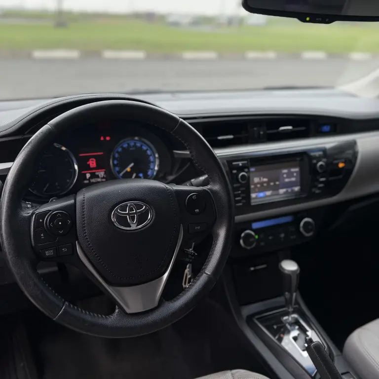 TOYOTA Corolla - Foto