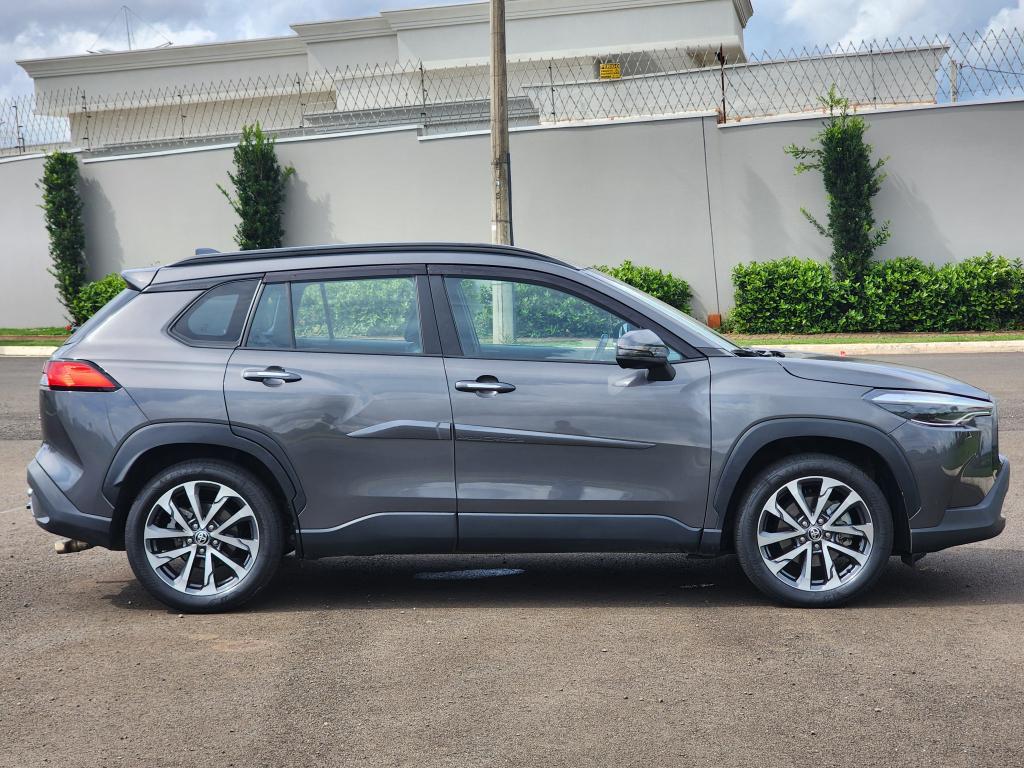 TOYOTA Corolla Cross - Foto