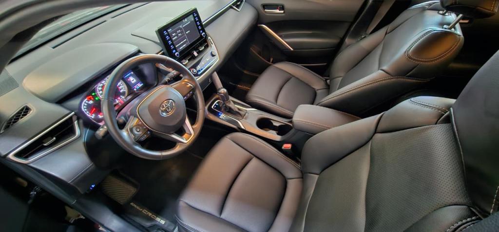 TOYOTA Corolla Cross - Foto