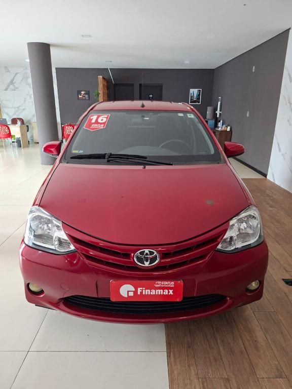 TOYOTA Etios Hatch - Foto