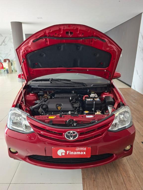 TOYOTA Etios Hatch - Foto