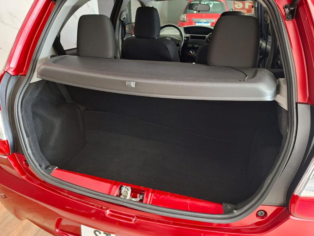 TOYOTA Etios Hatch - Foto