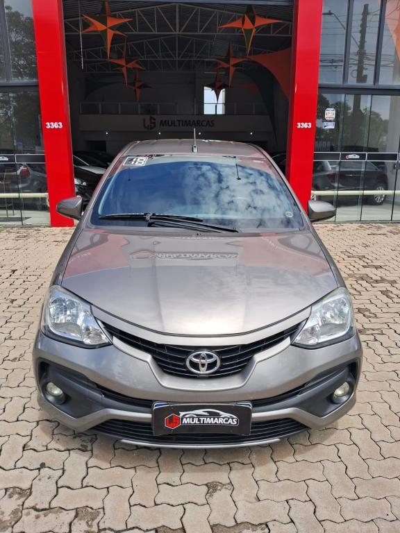 TOYOTA Etios Hatch - Foto