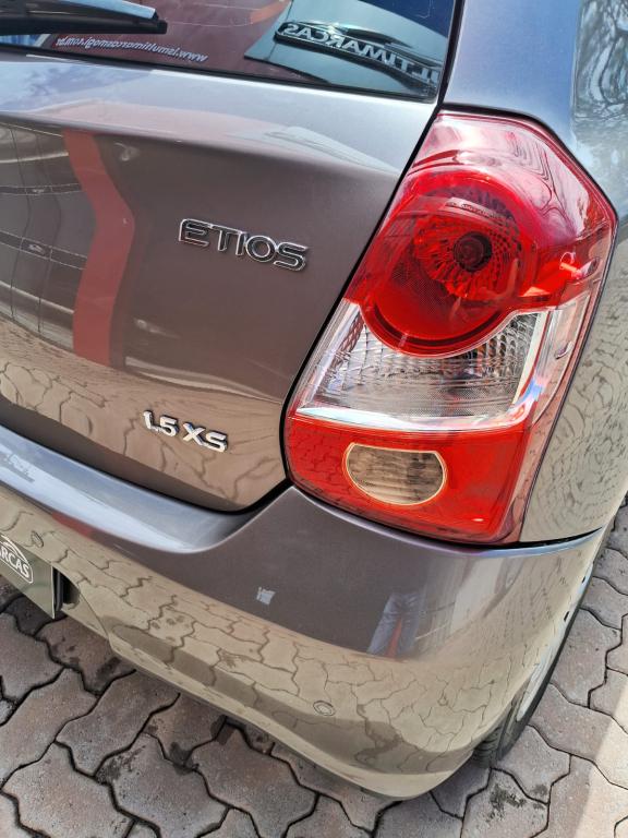 TOYOTA Etios Hatch - Foto